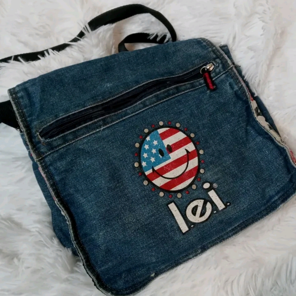 Vintage LEI Smiley Face Messenger Bag - Broken Zipper & Wear
